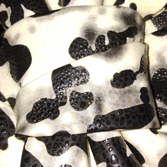 Temptation Italy black and white animals pattern purse NEW - Picture 5 of 17